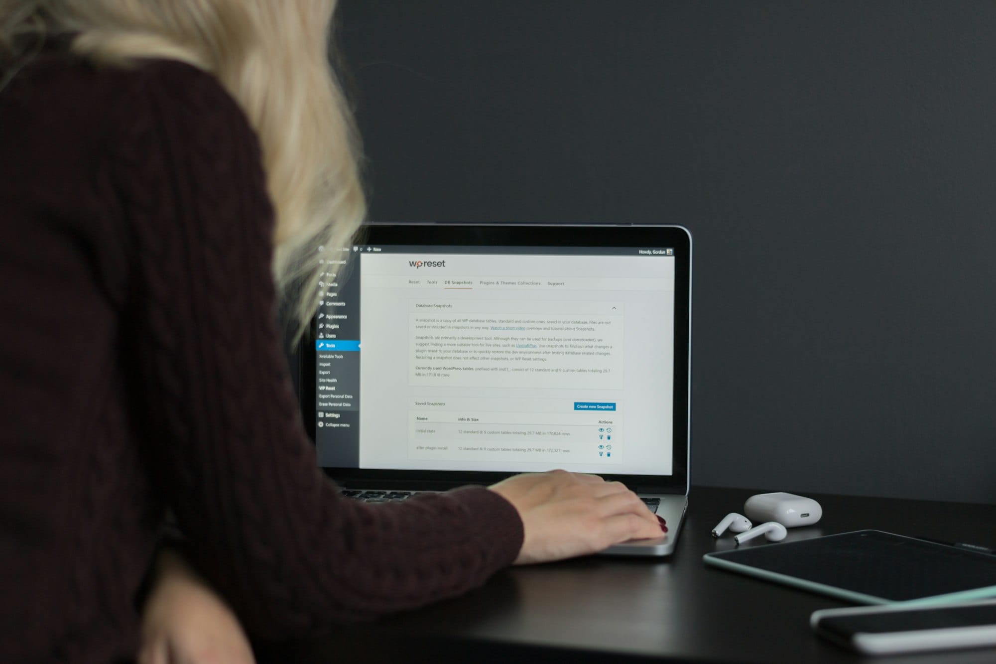 Cómo forzar cierre de sesión de usuario en Woocommerce